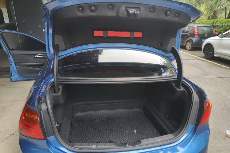 宝马1系 2017款 118i 时尚型局部细节23