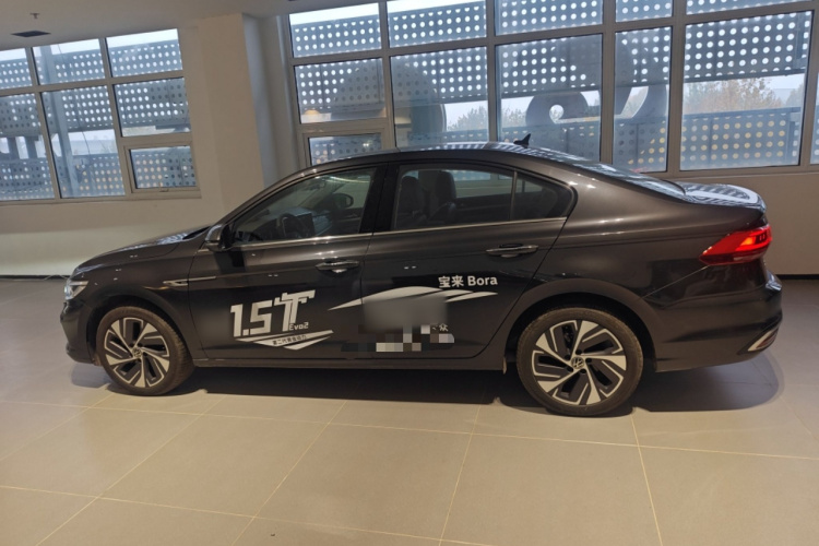 大众 宝来 2023款 300TSI DSG尊行版车身外观4