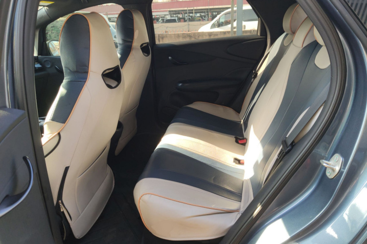 比亚迪 海豚 2024款 荣耀版 302km 活力版中控内饰21