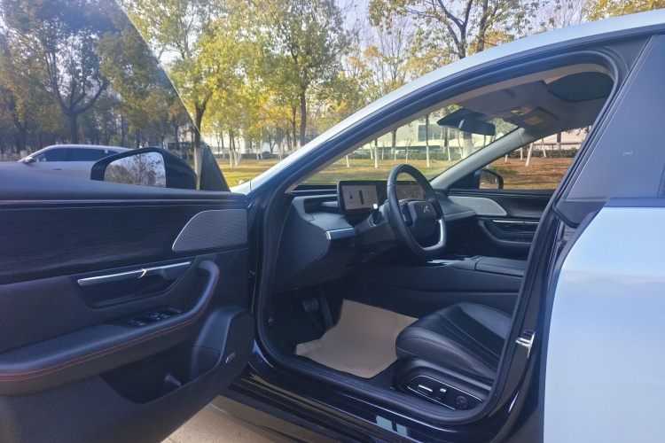 小鹏P7 2021款 480N中控内饰7001