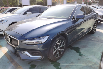 沃尔沃S60 2023款 B4 智逸豪华版