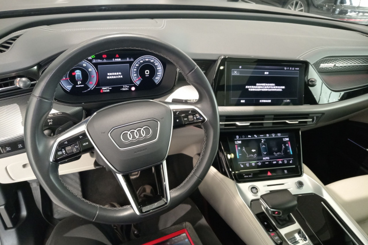 奥迪Q6 2023款 50 TFSI quattro 凌云版 edition one中控内饰12