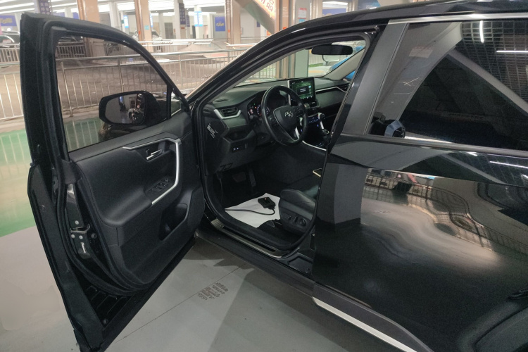 丰田 威兰达 2022款 2.0L CVT两驱豪华版中控内饰20