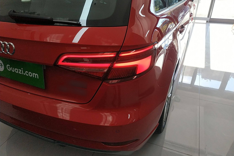 奥迪A3 2017款 Sportback 35 TFSI 时尚型车身外观9