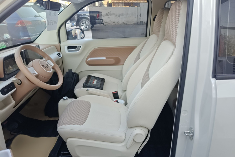 五菱汽车 宏光MINIEV 2024款 第三代 215km 进阶版中控内饰7003