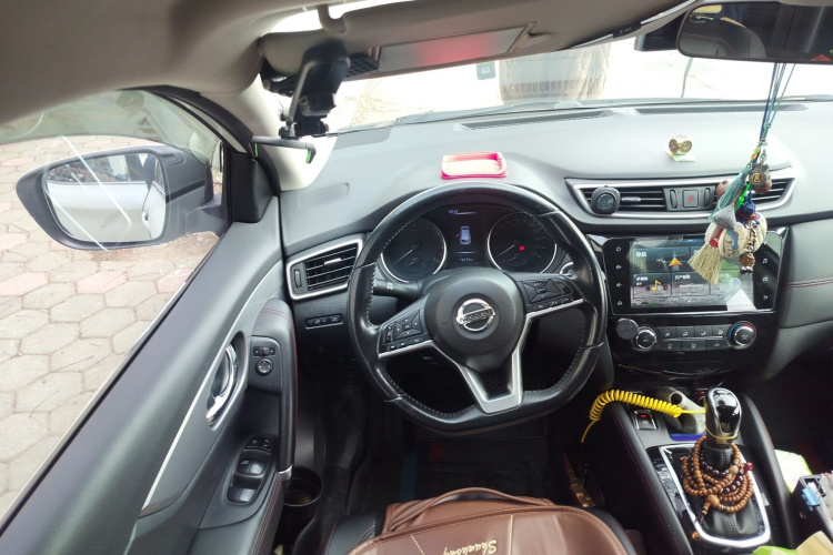 日产 逍客 2019款 2.0L CVT豪华版中控内饰13