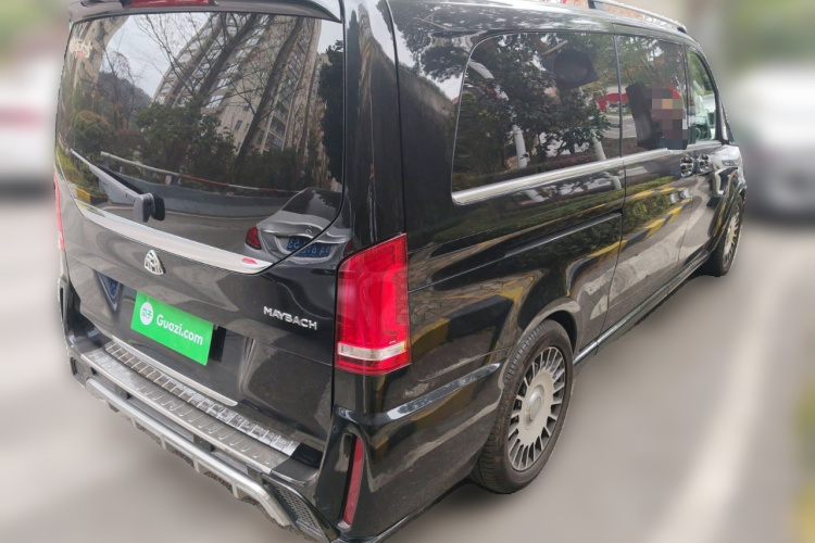 奔驰V级 2018款 V 260 L 尊贵加长版 国VI车身外观6005