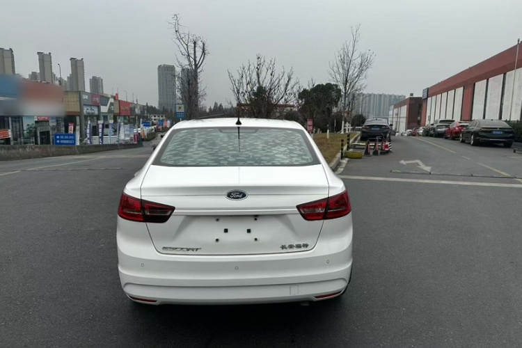 福特 福睿斯 2015款 1.5L 手动舒适型车身外观6005