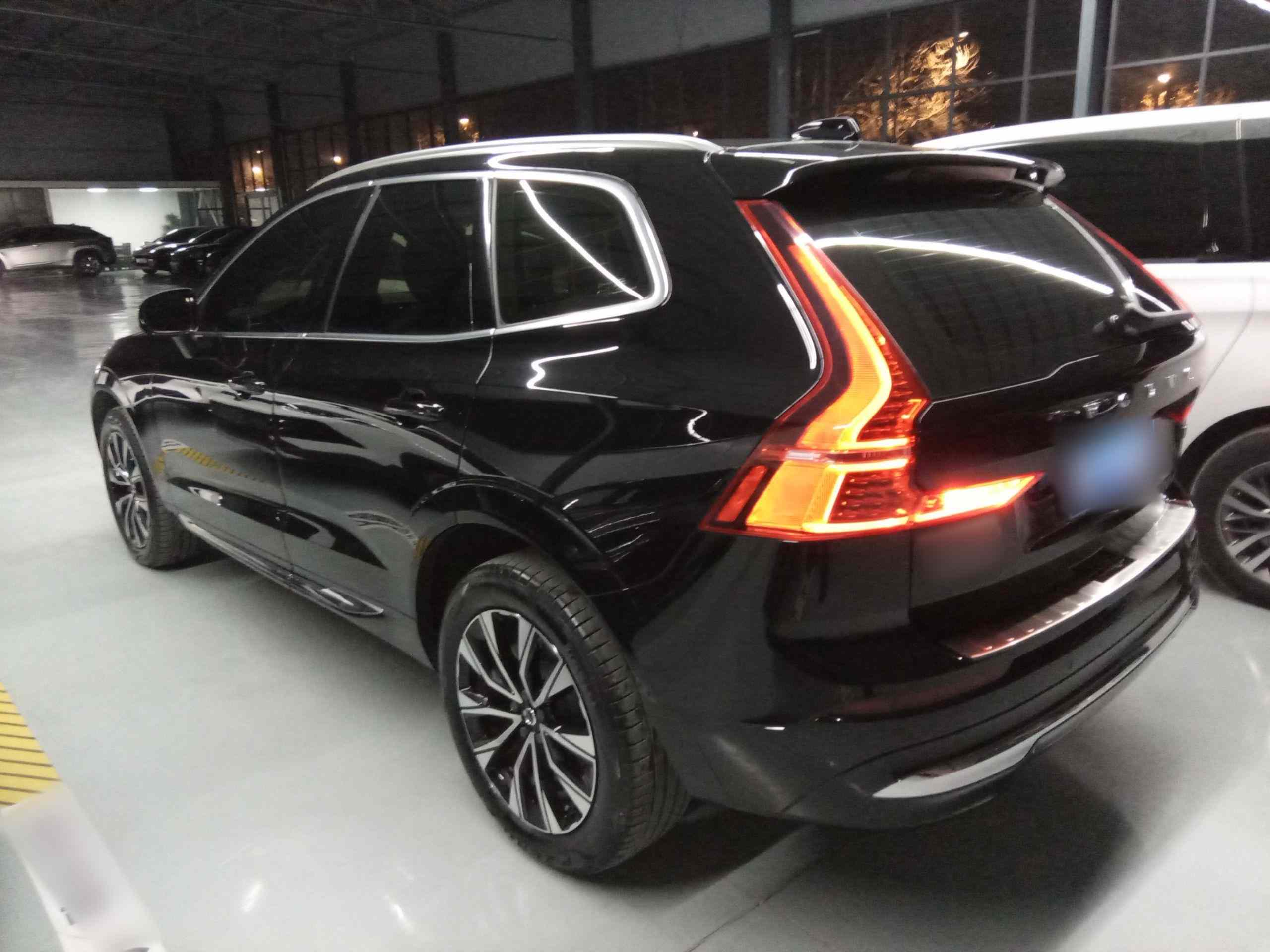 沃尔沃XC60 2025款 B5 四驱智远豪华版(3)