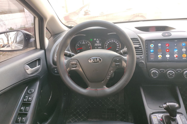 起亚K3 2017款  1.6L 自动15周年特别版GLS局部细节13