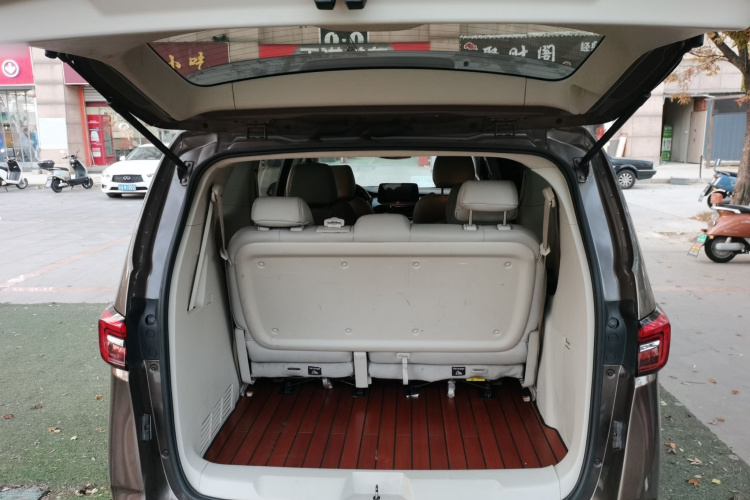 别克GL8 2020款 陆上公务舱 652T 舒适型局部细节23