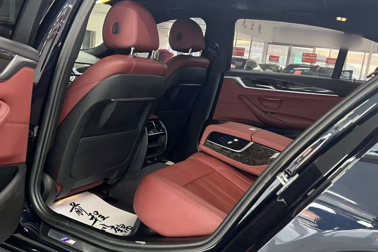 宝马5系 2019款 530Li xDrive M运动套装车身外观6007