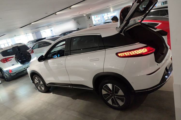 小鹏G3 2022款 G3i 460N+车身外观4