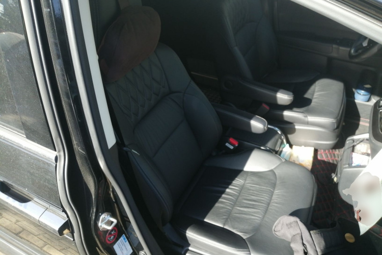 本田 艾力绅 2019款 2.0L 混动豪华版局部细节41