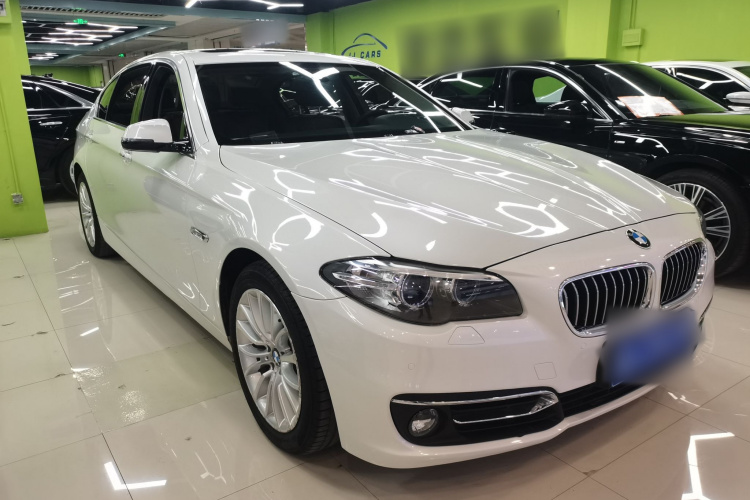 宝马5系 2014款 525Li 豪华设计套装车身外观3