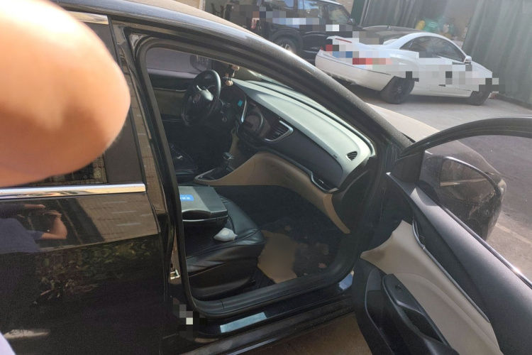 别克 英朗 2015款 15N 自动进取型局部细节9005