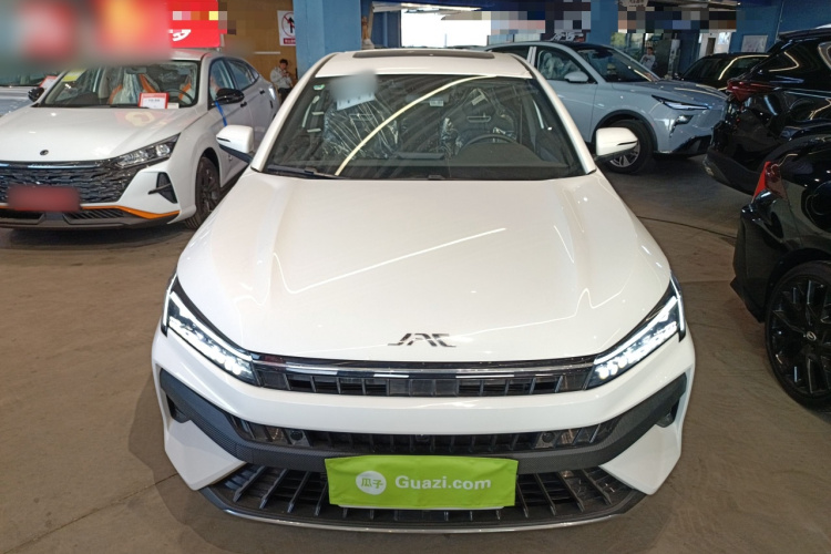 江淮汽车 江淮A5 PLUS 2023款 1.5T 自动豪华型车身外观2