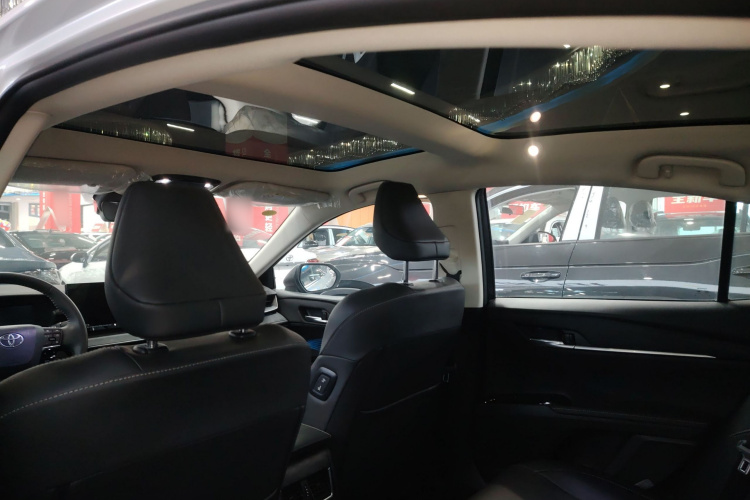 丰田 凯美瑞 2024款 双擎 2.5HG 尊贵版中控内饰22