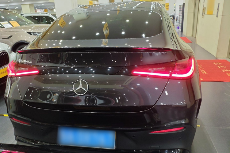 奔驰GLC轿跑 AMG 2024款 AMG GLC 43 4MATIC 轿跑SUV车身外观6