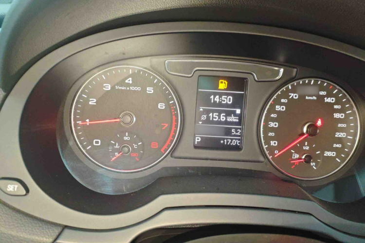 奥迪Q3 2017款 35 TFSI 风尚型中控内饰7003