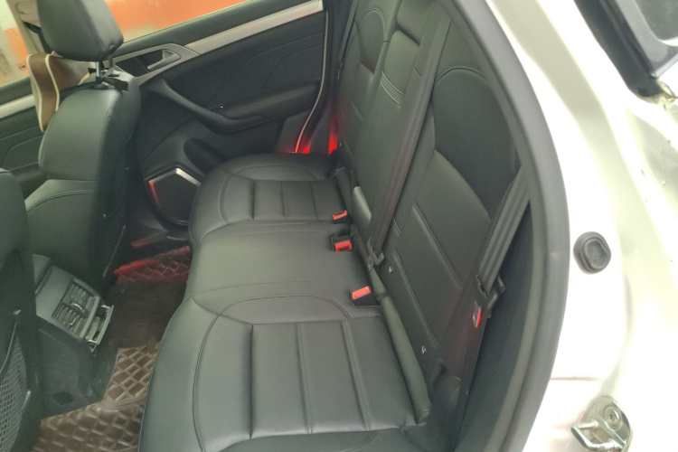 哈弗H7 2016款 蓝标H7 2.0T 自动精英型中控内饰21