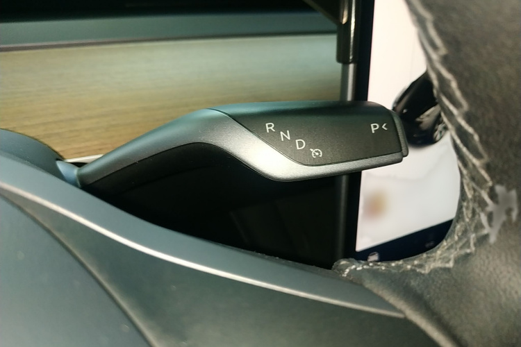 特斯拉 Model Y 2021款 标准续航后驱版局部细节18