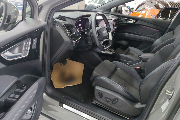 奥迪Q4 e-tron 2023款 40 e-tron 创境版中控内饰20