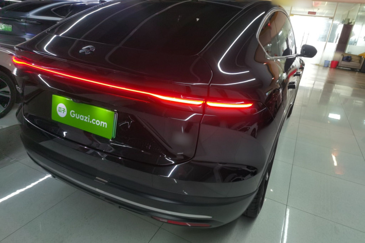 蔚来EC6 2024款 75kWh车身外观7