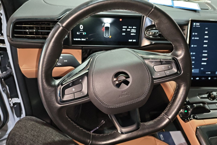 蔚来EC6 2022款 75kWh 运动版中控内饰13