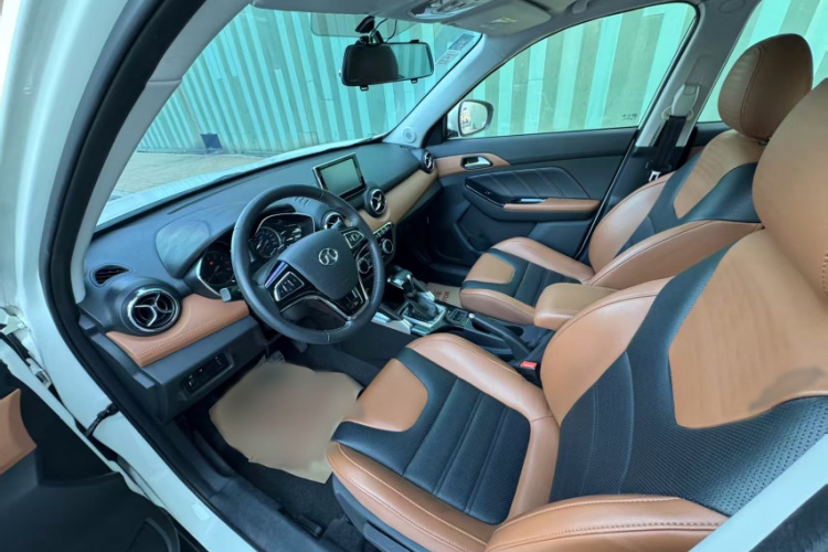 北京汽车 绅宝X35 2016款 1.5L 自动豪华版中控内饰7001