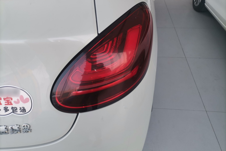 五菱汽车 五菱缤果 2023款 333km 灵犀互联+款车身外观9