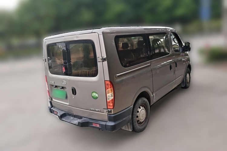 上汽大通MAXUS 新途V80 2017款 2.5T 5挡手动傲运通国IV短轴超低顶5/6/10座车身外观6005