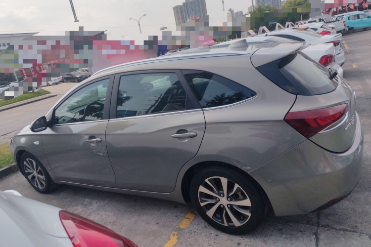 别克 阅朗 2018款 18T 自动精英型车身外观6005