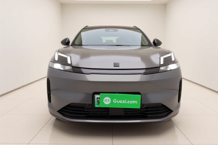 领克08 EM-P 2025款 120km 长续航Pro车身外观2