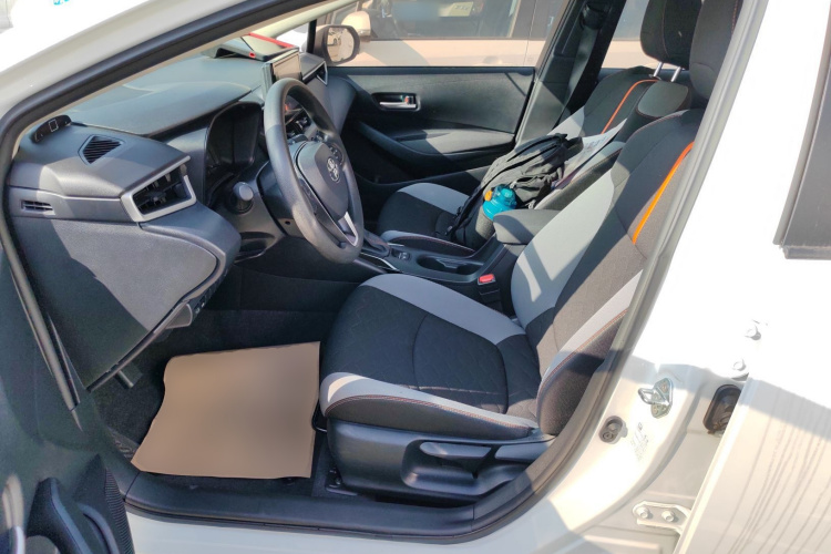 丰田 卡罗拉 2023款 1.2T 先锋版中控内饰19