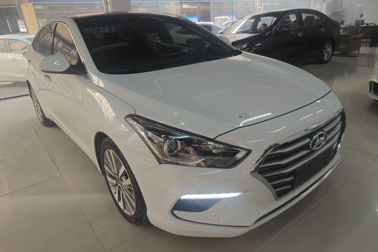 现代 名图 2017款 1.8L 自动尊贵型DLX 国V车身外观3