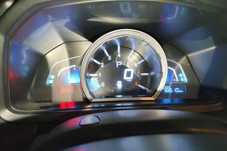 纳智捷 优6 SUV 2017款 1.8T 科技超值型局部细节14