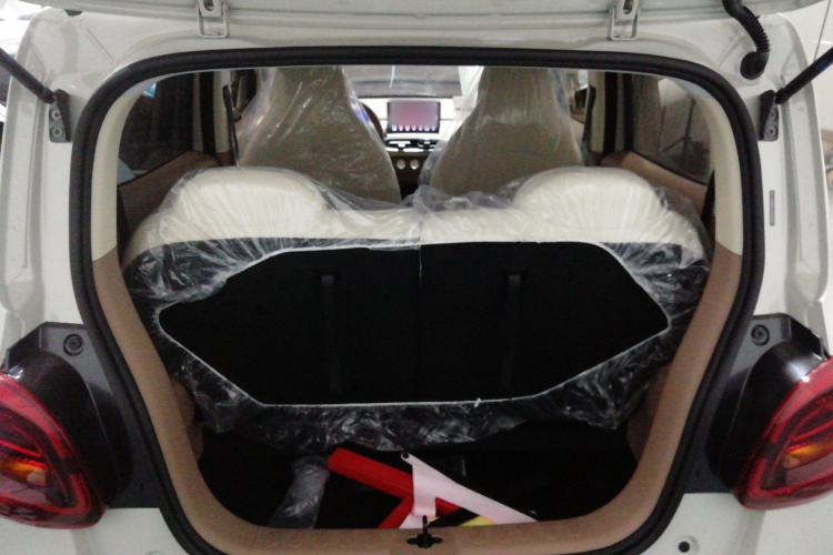 五菱汽车 宏光MINIEV 2025款 四门版 进阶款机舱底盘23