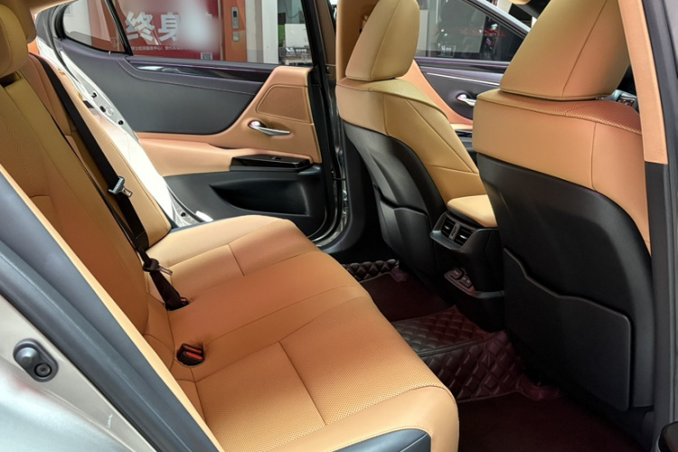 雷克萨斯ES 2021款 200 卓越版中控内饰7006