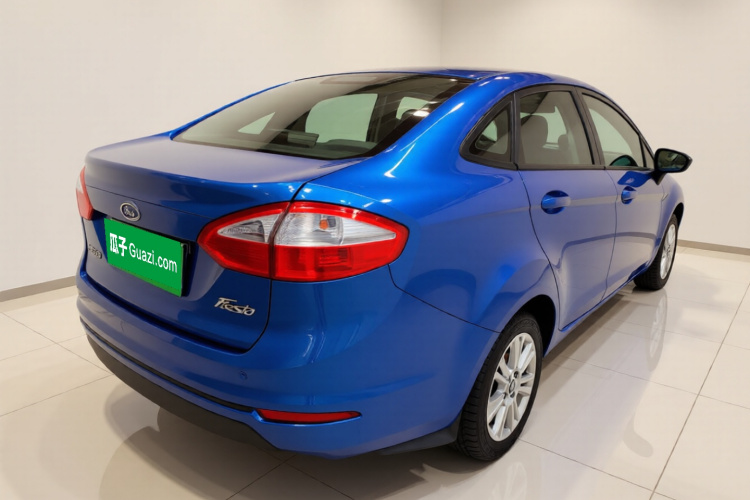 福特 嘉年华 2013款 三厢 1.5L 自动时尚型车身外观7