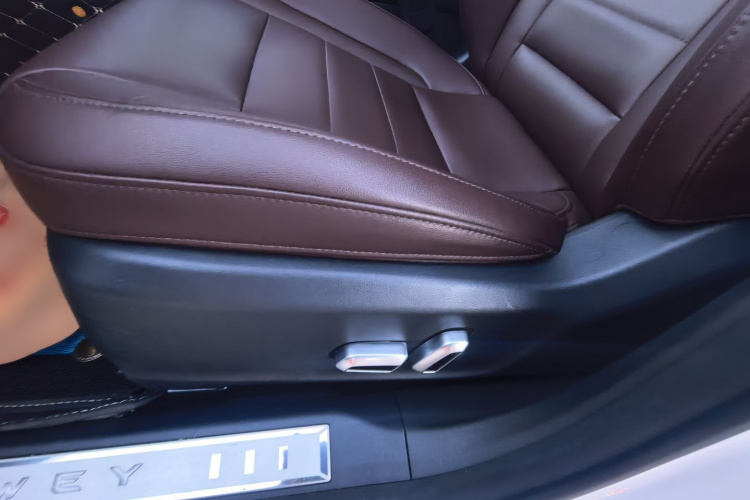 魏牌 VV5 2019款 1.5T 两驱颜先锋中控内饰7011