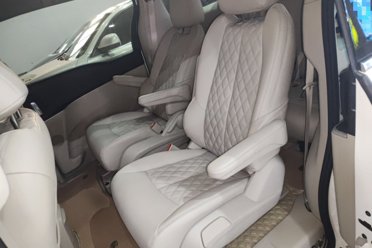 别克GL8 2023款 陆上公务舱 智享型中控内饰21