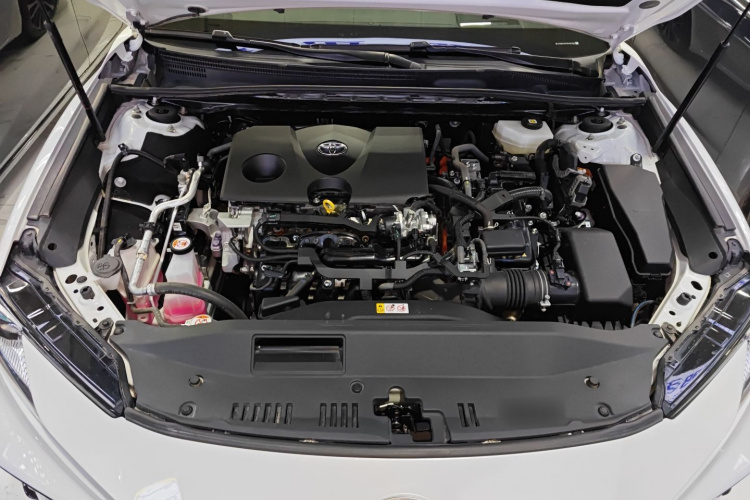 丰田 凯美瑞 2024款 双擎 2.0HXS 运动Plus版机舱底盘24