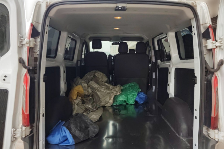 福特 全顺 2019款 2.0T汽油自动多功能商用车短轴低顶6座国VI中控内饰23