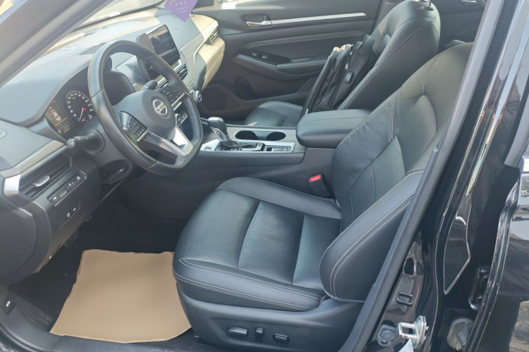日产 天籁 2021款 2.0L XL 舒适版中控内饰19
