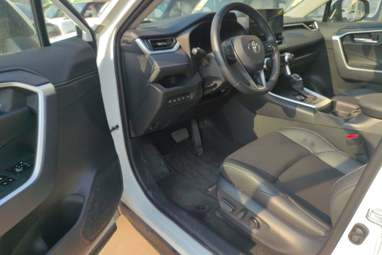 丰田 威兰达 2023款 双擎 2.5L E-CVT四驱尊贵版中控内饰7003