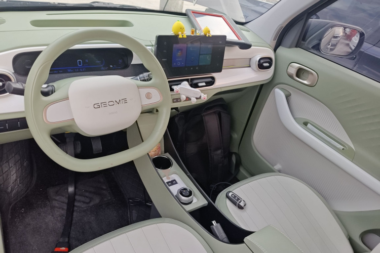 吉利银河 2025款 210km 熊猫骑士中控内饰12