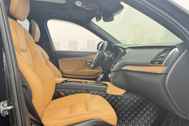 沃尔沃XC90 2018款 T6 智雅版 7座中控内饰7002