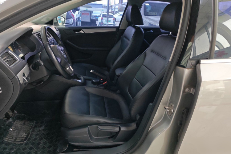 大众 速腾 2014款 改款 1.6L 自动舒适型局部细节19