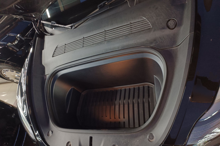 特斯拉 Model Y 2023款 后轮驱动版机舱底盘24